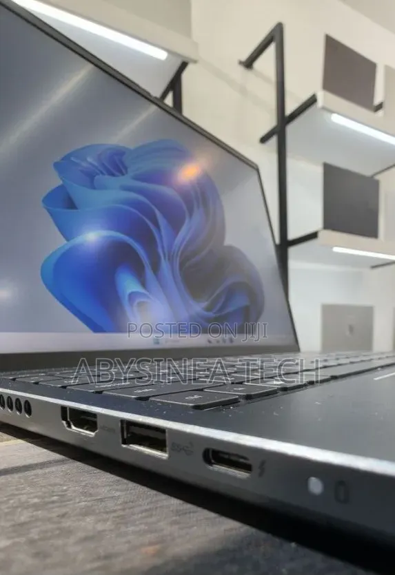 New Laptop Dell Inspiron 15 16GB Intel Core i7 SSD 512GB