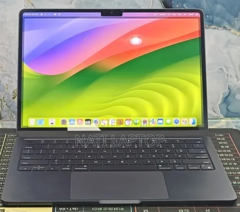 New Laptop Apple MacBook Air 2022 M2 8GB Apple M2 SSD 512GB