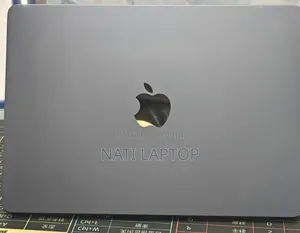 New Laptop Apple MacBook Air 2022 M2 8GB Apple M2 SSD 512GB