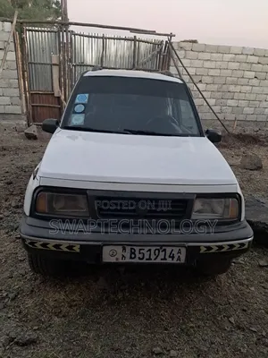 Suzuki Vitara 2004 White