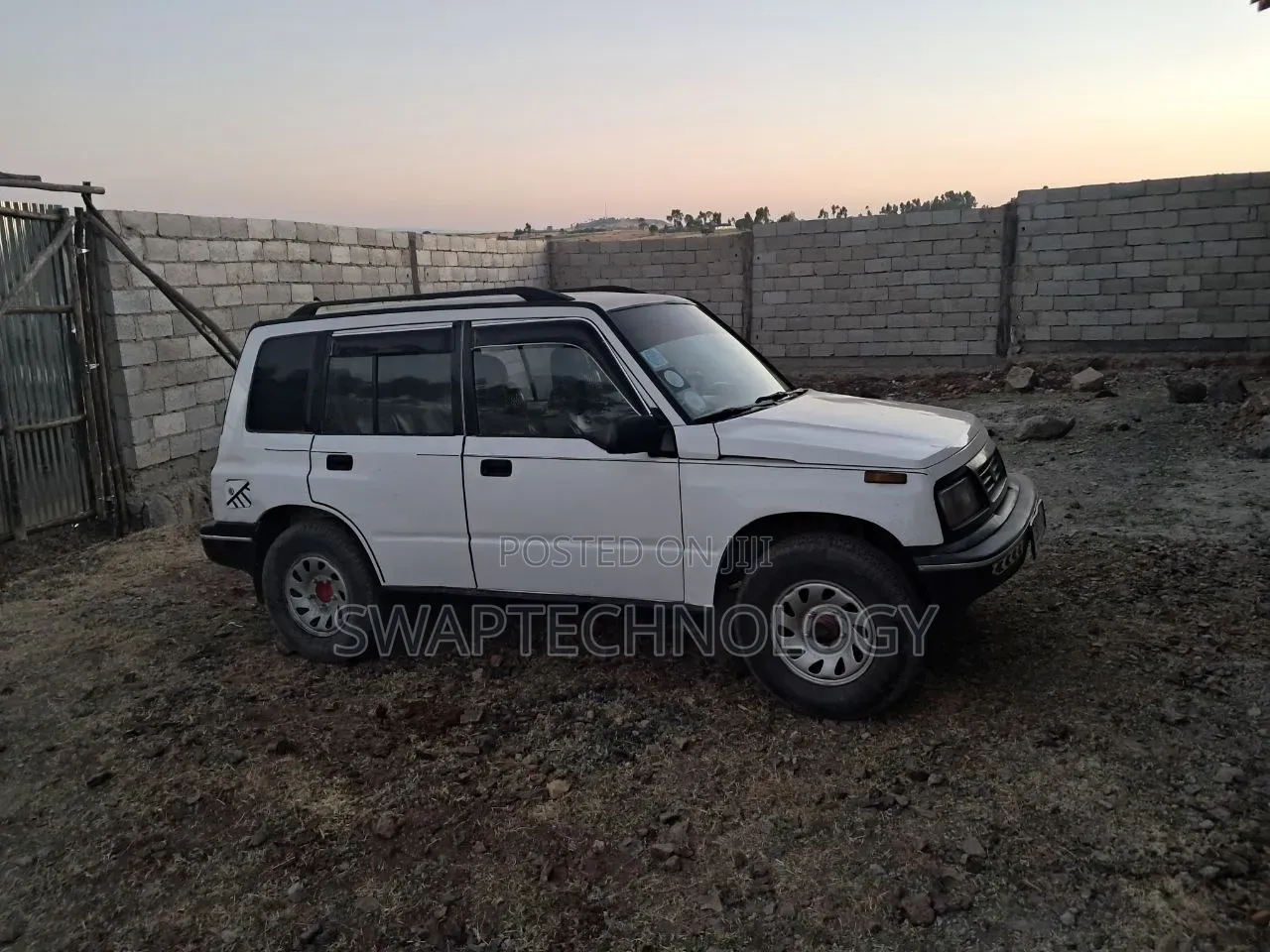 Suzuki Vitara 2004 White