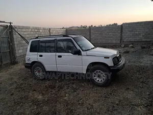 Suzuki Vitara 2004 White