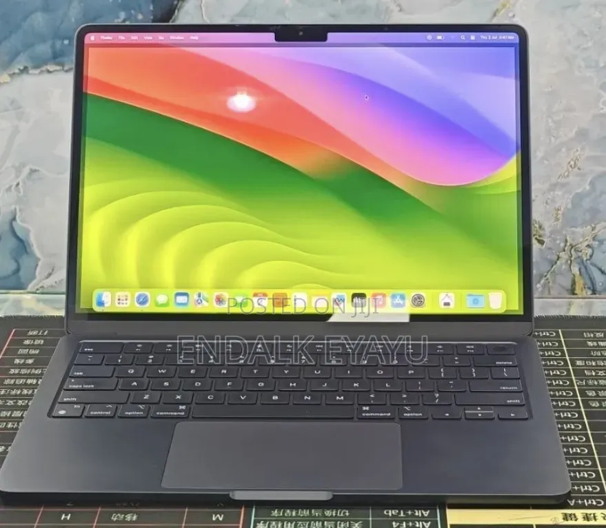 New Laptop Apple MacBook Air 2022 M2 8GB Apple M2 SSD 512GB