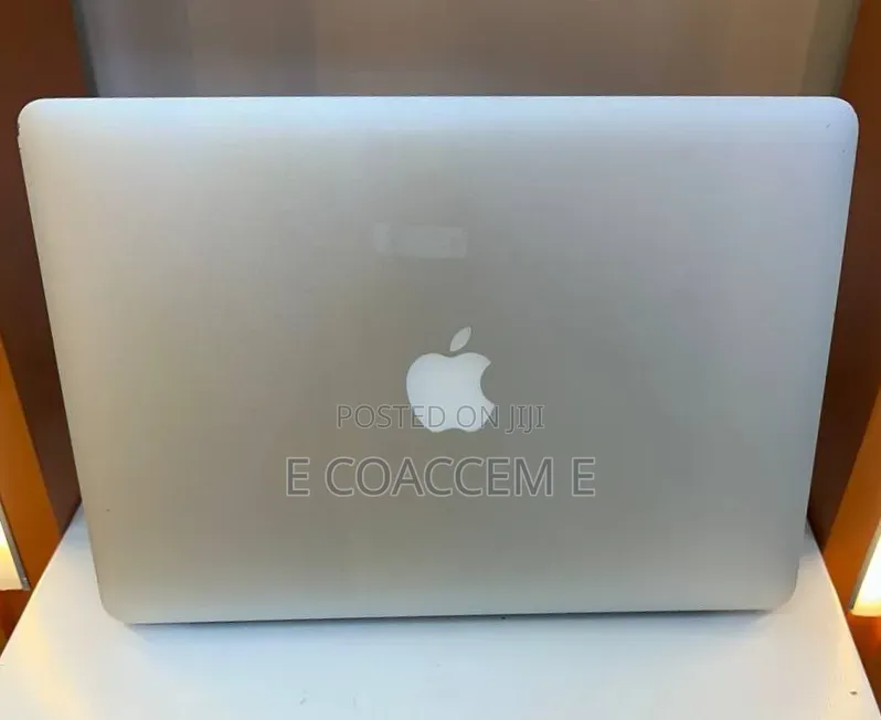 New Laptop Apple MacBook 8GB Intel Core i5 SSD 256GB