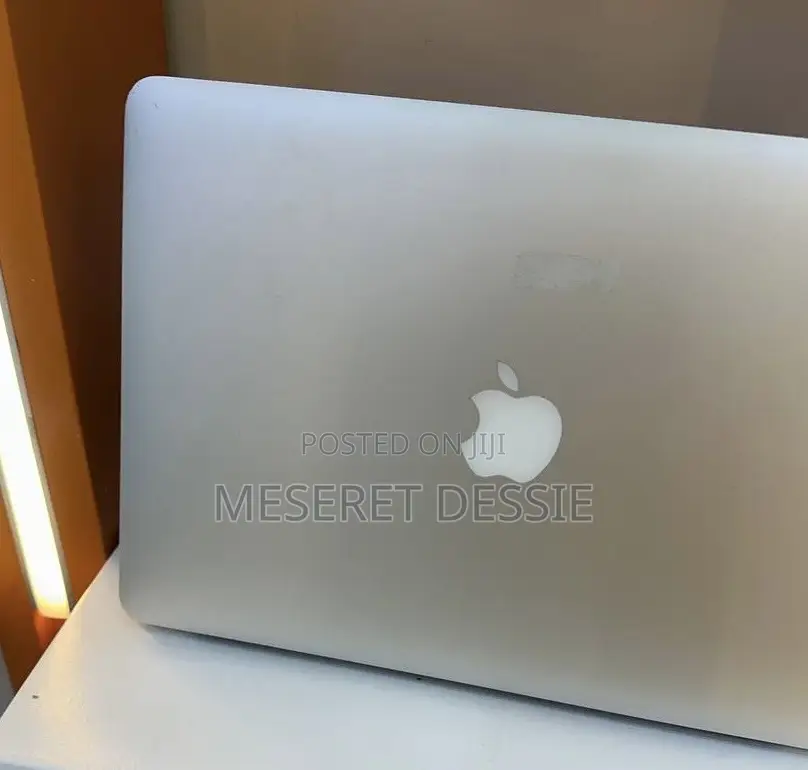 New Laptop Apple MacBook Air 2017 8GB Intel Core i5 SSD 256GB
