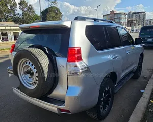 Toyota Land Cruiser Prado 2011 Silver