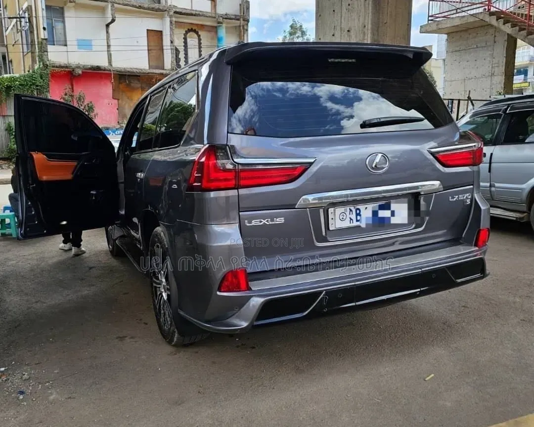 Lexus LX 2019 Gray