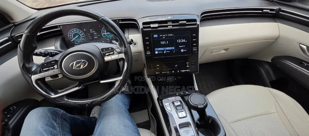 Hyundai Tucson 2022 White