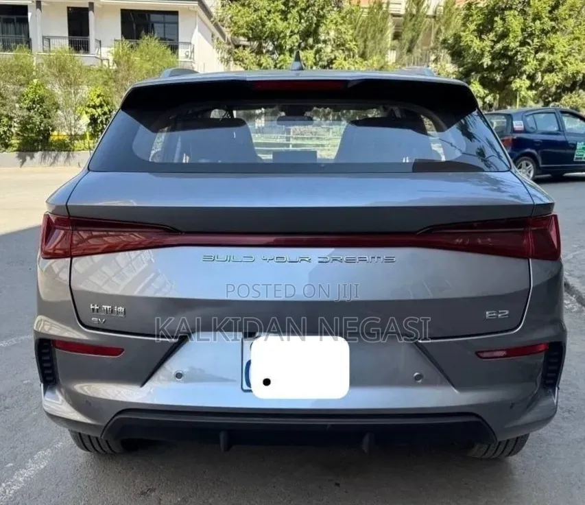 BYD E2 43 kWh 94 hp FWD 2025 Silver
