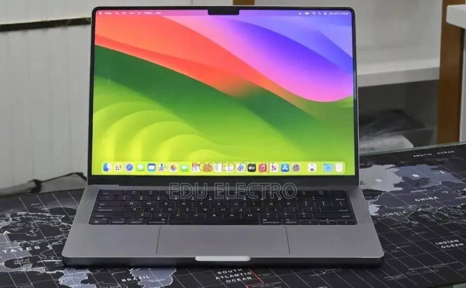 New Laptop Apple MacBook Pro 2023 M3 Pro 8GB Apple M3 Pro SSD 512GB