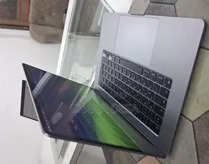 New Laptop Apple MacBook Air 2024 M3 8GB Apple M4 SSD 512GB