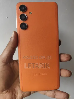 Samsung Galaxy C55 256 GB Orange
