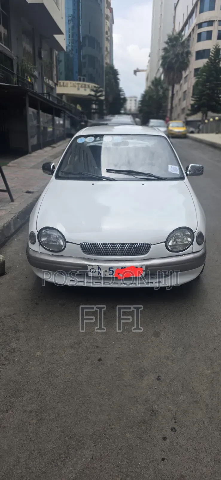Toyota Corolla 1999 White