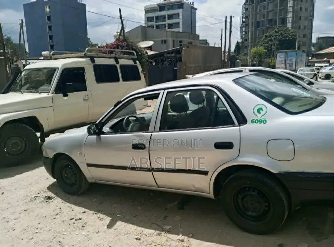 Toyota Corolla 2000 Silver