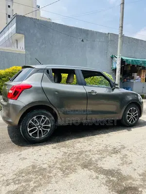 Suzuki Swift 2022 Gray