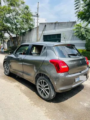 Suzuki Swift 2022 Gray