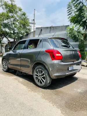 Suzuki Swift 2022 Gray
