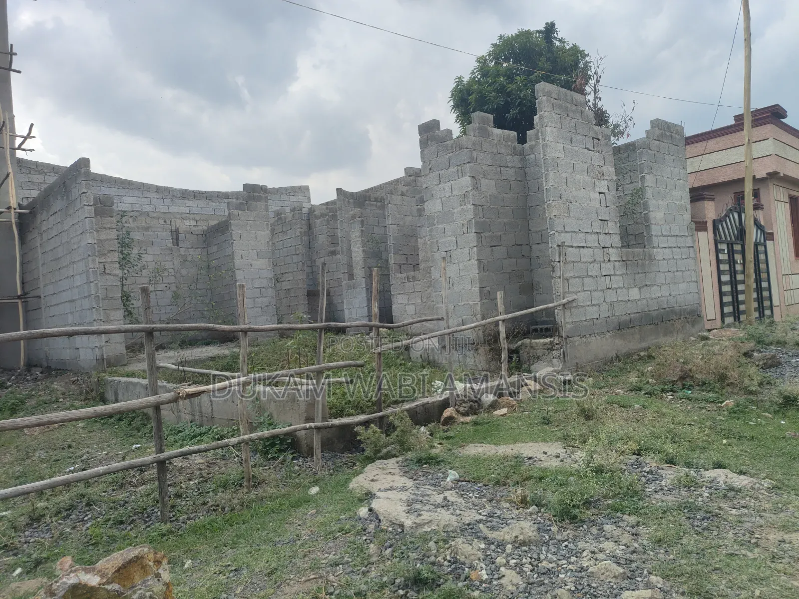 8bdrm Apartment in Dukem 140, East Shewa for sale
