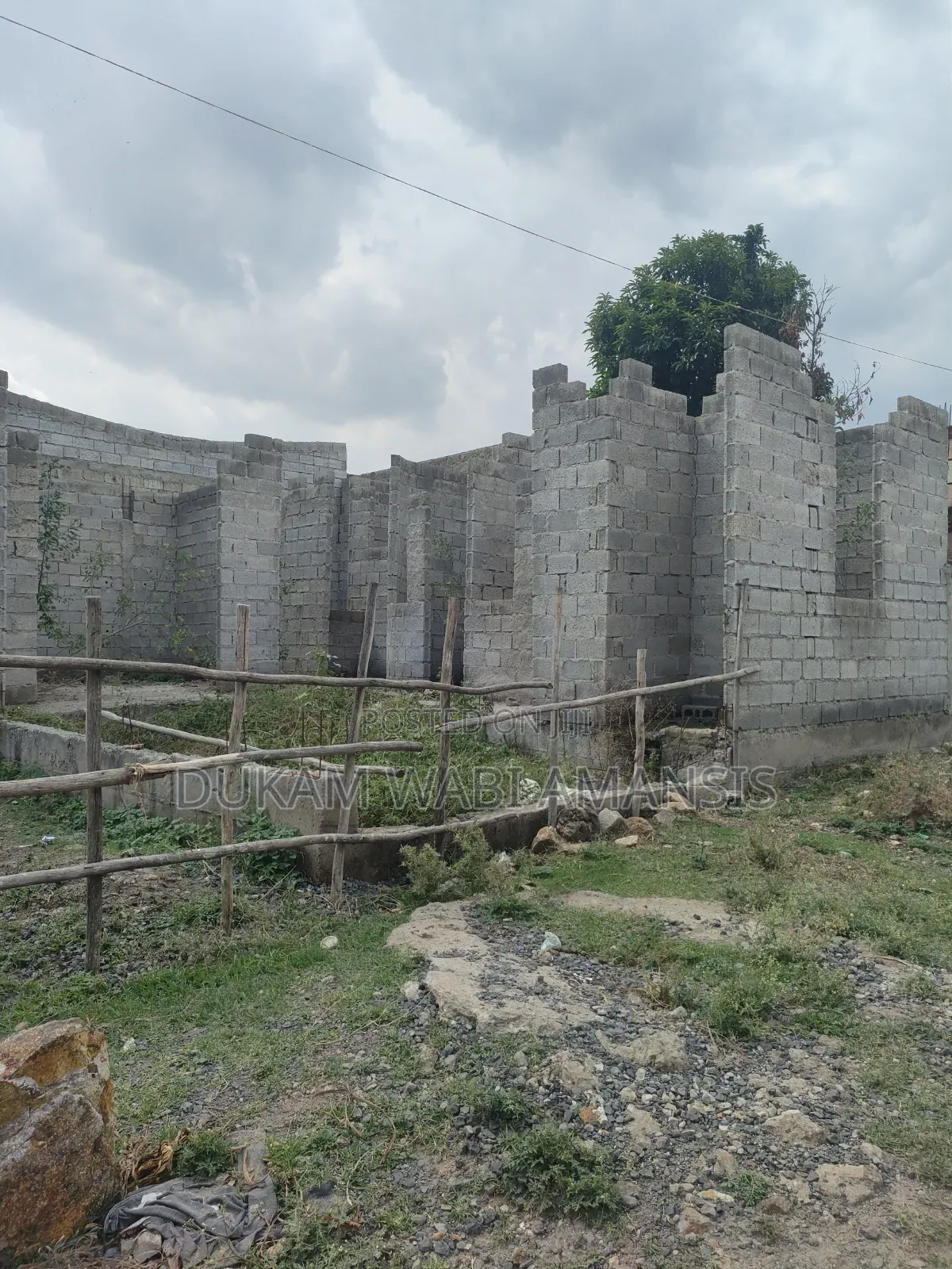 8bdrm Apartment in Dukem 140, East Shewa for sale