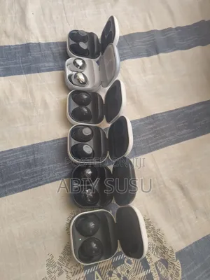 Samsung Galaxy Buds Pro Samsung Galaxy Buds FE