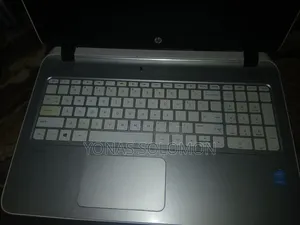 Laptop HP Pavilion 15 8GB Intel Core i5 HDD 1T