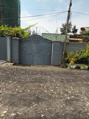 Furnished 4bdrm Villa in Bole for sale