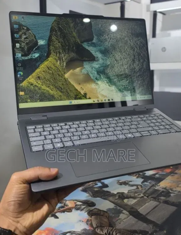 New Laptop Lenovo Yoga 7i 16GB Intel Core Ultra 5 SSD 512GB