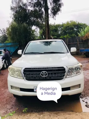 Toyota Land Cruiser 2009 White