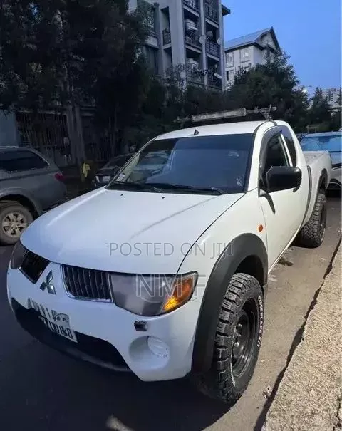 Mitsubishi L200 2007 White