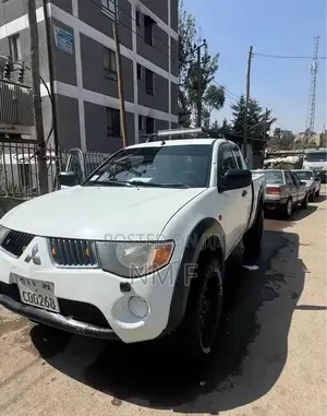 Mitsubishi L200 2007 White