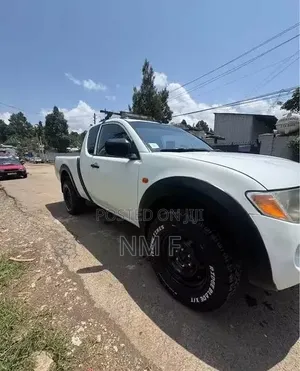 Mitsubishi L200 2007 White