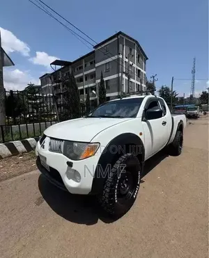 Mitsubishi L200 2007 White