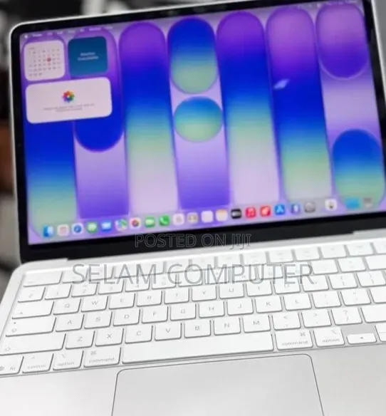 New Laptop Apple MacBook Neo 2026 8GB Intel Core Ultra 5 SSD 256GB