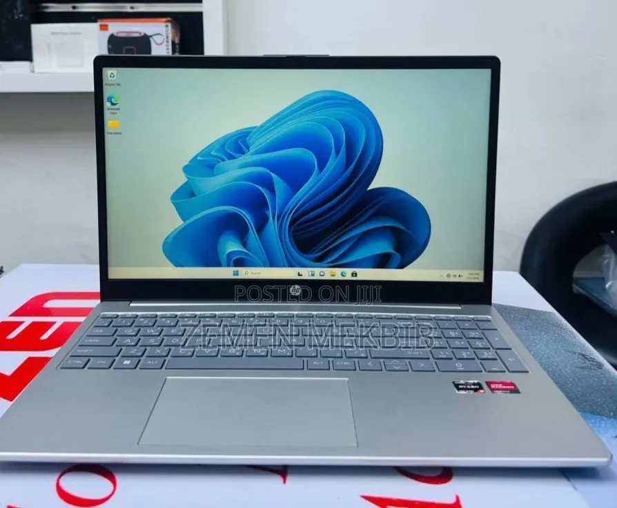 New Laptop HP 8GB AMD Ryzen 5 SSD 512GB