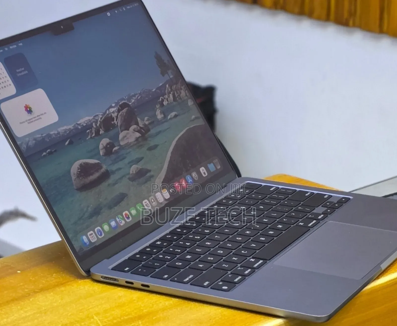 New Laptop Apple MacBook Air 2022 M2 16GB Apple M2 SSD 256GB