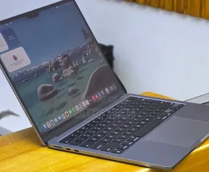 New Laptop Apple MacBook Air 2022 M2 16GB Apple M2 SSD 256GB