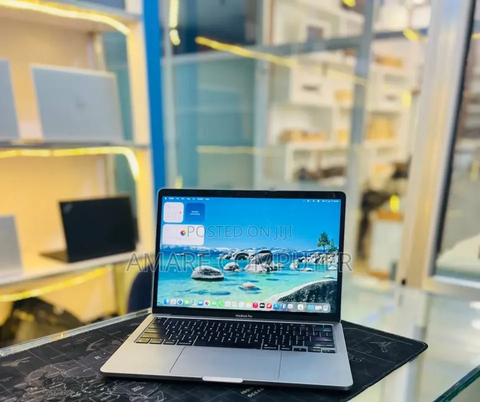 New Laptop Apple MacBook Pro 2022 M2 8GB Apple M2 SSD 512GB