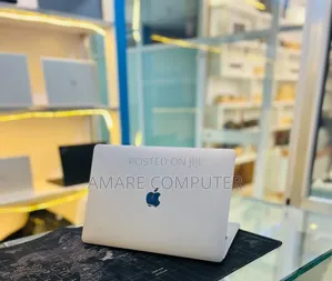New Laptop Apple MacBook Pro 2022 M2 8GB Apple M2 SSD 512GB