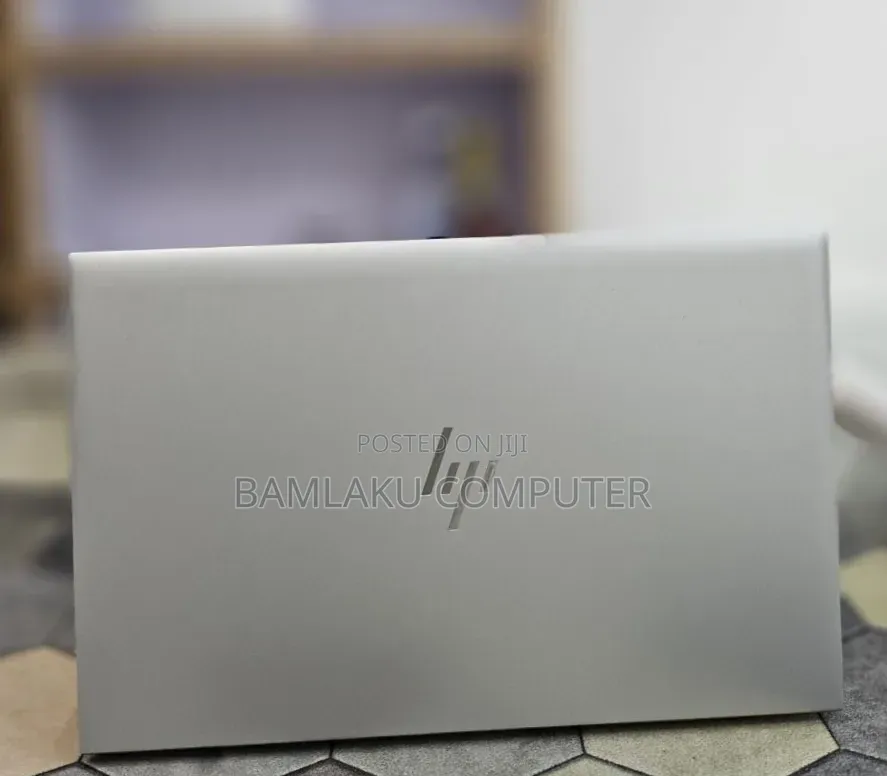 New Laptop HP ZBook Firefly G8 16GB Intel Core i7 SSD 512GB