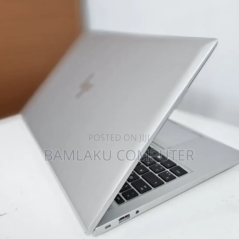 New Laptop HP ZBook Firefly G8 16GB Intel Core i7 SSD 512GB