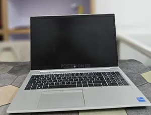 New Laptop HP ZBook Firefly G8 16GB Intel Core i7 SSD 512GB