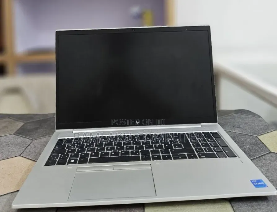 New Laptop HP ZBook Firefly G8 16GB Intel Core i7 SSD 512GB