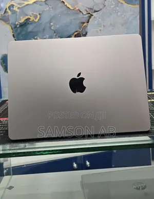New Laptop Apple MacBook Air 2022 M2 16GB Apple M2 SSD 512GB
