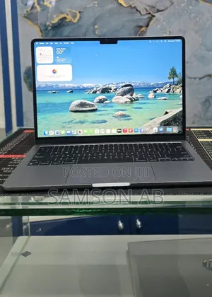 New Laptop Apple MacBook Air 2022 M2 16GB Apple M2 SSD 512GB