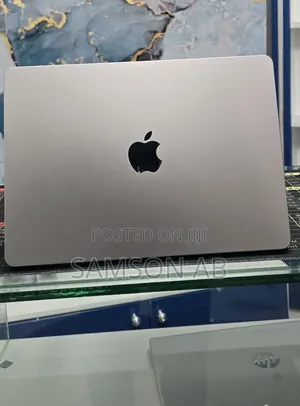 New Laptop Apple MacBook Air 2022 M2 16GB Apple M2 SSD 512GB
