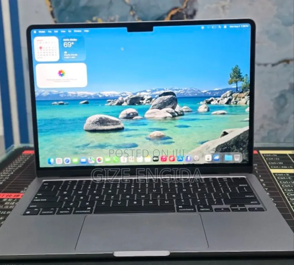 New Laptop Apple MacBook Air 2022 M2 16GB Apple M1 SSD 512GB