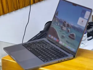 New Laptop Apple MacBook Pro 2021 M1 16GB Apple M1 Pro SSD 512GB
