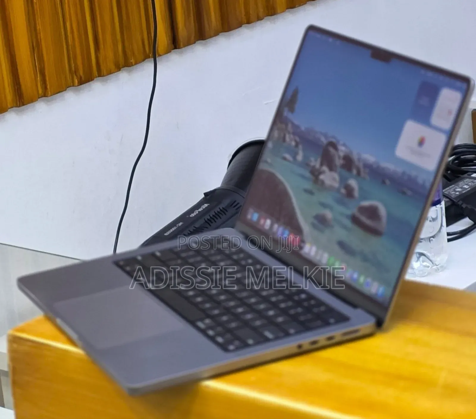 New Laptop Apple MacBook 16GB Apple M1 Pro SSD 512GB