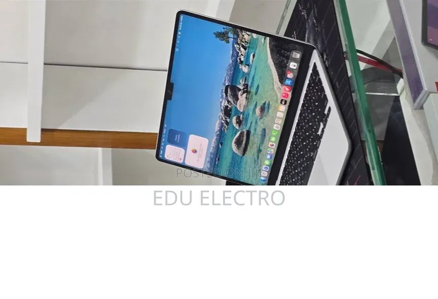 New Laptop Apple MacBook Pro 2023 M3 Pro 16GB Apple M3 Pro SSD 256GB