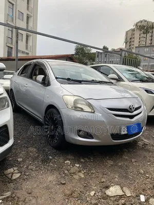 Toyota Yaris 2010 Silver